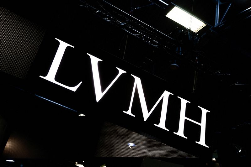 LVMH catches the eye with high-end fake diamonds -October 11, 2023 at 11:53  am EDT
