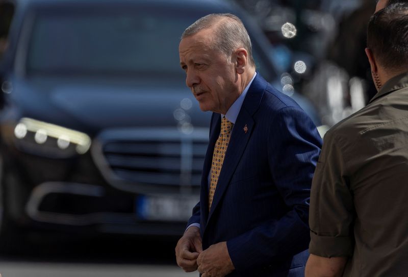 Erdoğan: Türkiye ekonomik programını güçlendirecek adımlar atacak